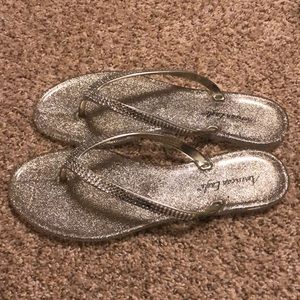 Cute slip flops!